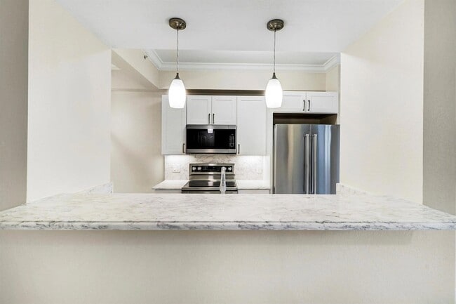 Building Photo - 11010 Legacy Dr