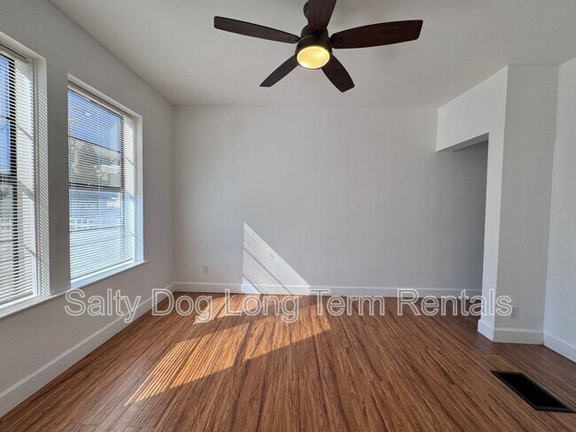 Building Photo - 436 N Grandview Ave