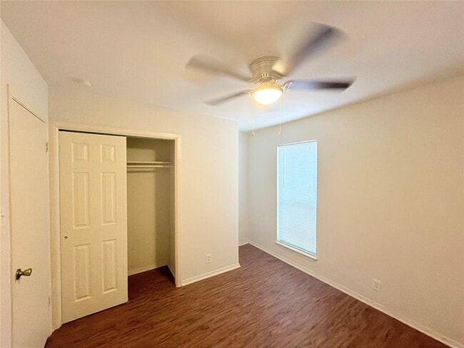 Building Photo - 405 Parkhill Cove