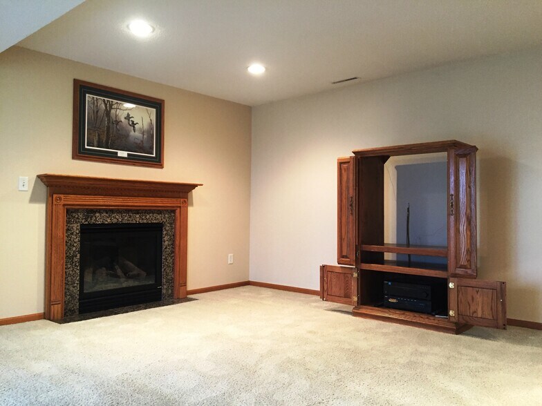 Building Photo - 4333 10th St NW