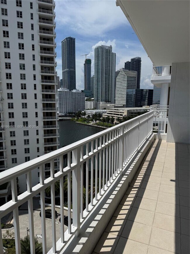 Building Photo - 801 Brickell Key Blvd