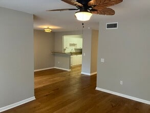 Building Photo - 2 Bedroom / 2.5 Bathroom @ Brighton Bay