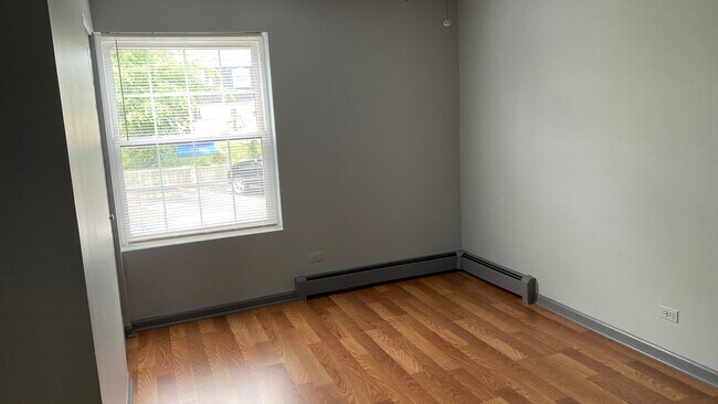 Building Photo - 8720 S Roberts Rd