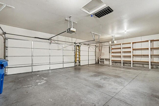 Building Photo - 4023 N Bayou Ln