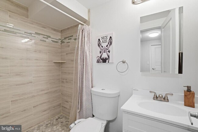 Building Photo - 510 Moat Way