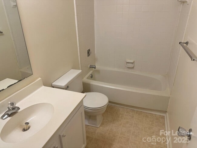 Building Photo - 2939 Heathstead Place