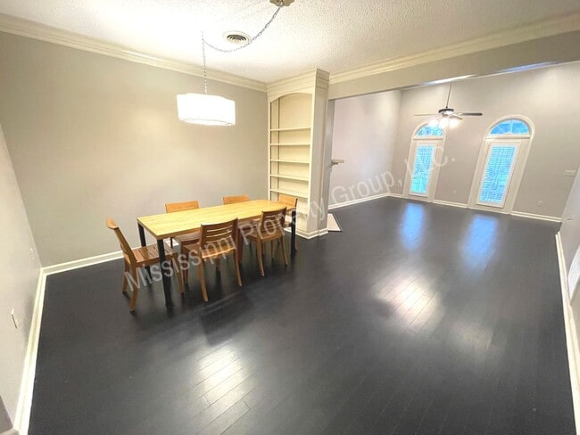 Building Photo - EXCELLENT LOCATION - 2BD/2BA FOR RENT