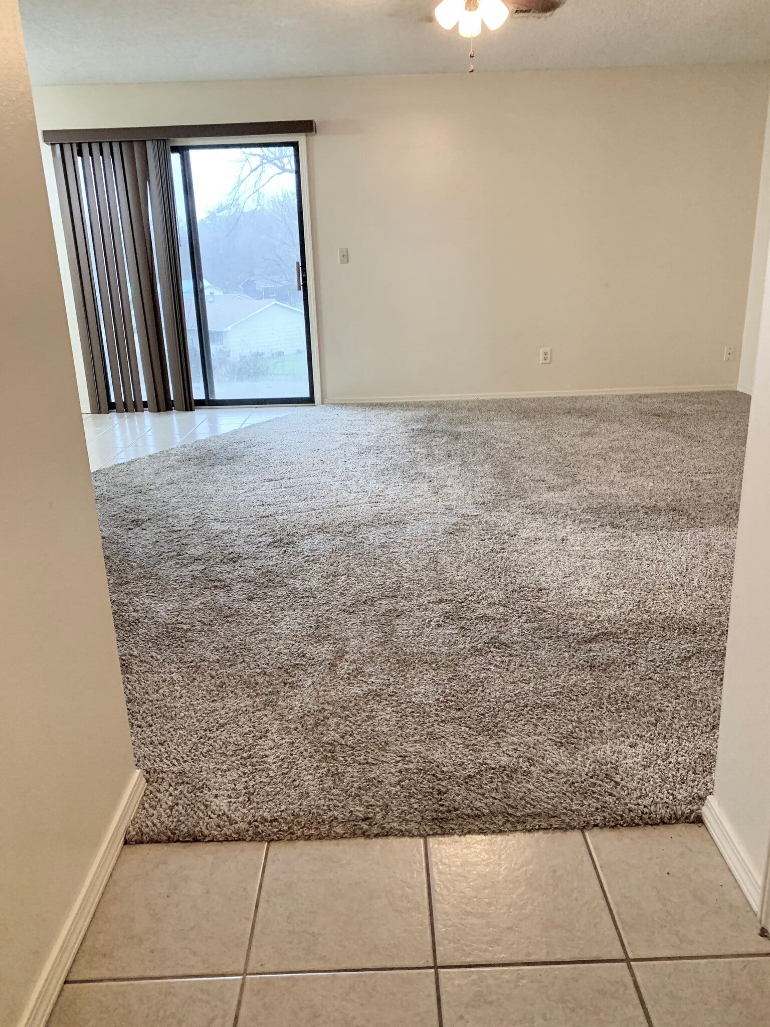 Building Photo - 503 E 5th Plz