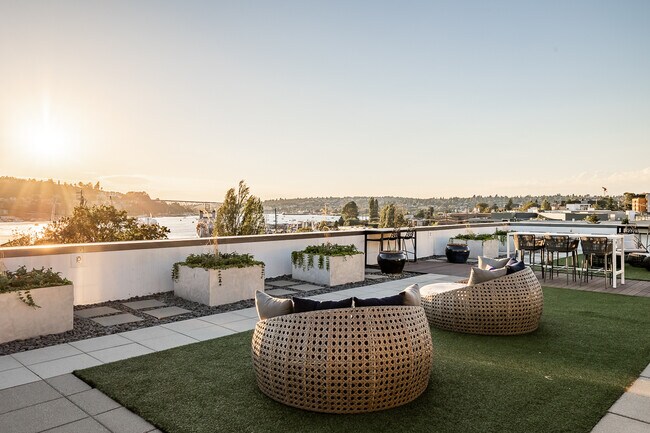 Building Photo - Equinox Apartments