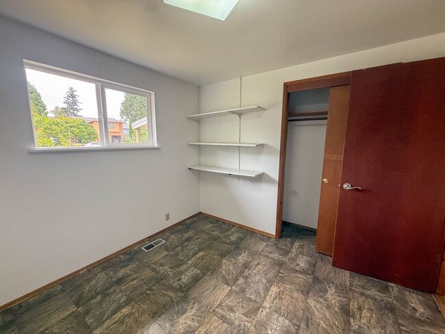Building Photo - 2bd/1.75ba Lynnwood Home