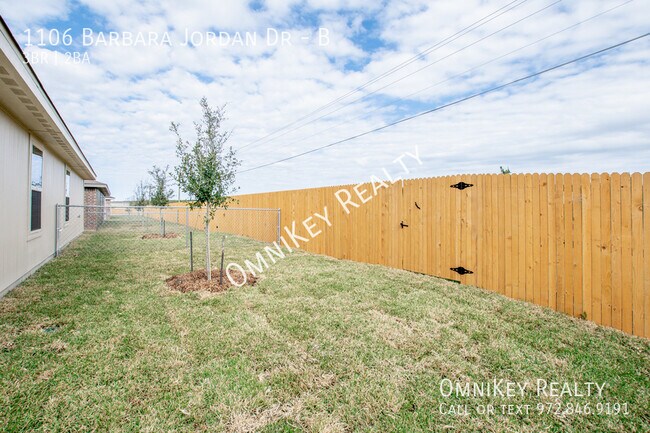 Building Photo - 1106 Barbara Jordan St