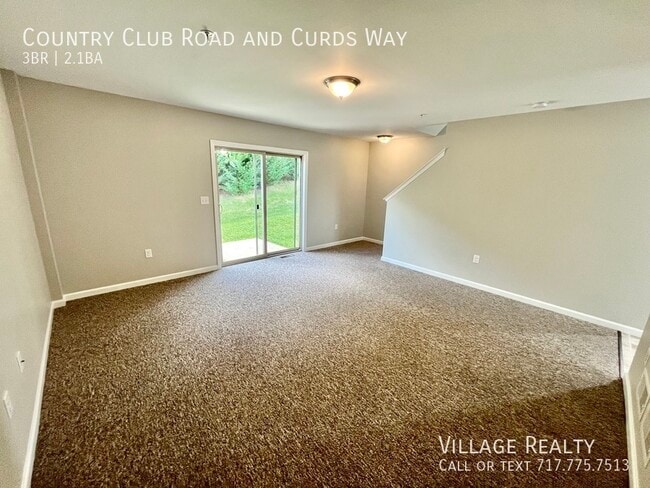 Building Photo - 703 Country Club Rd