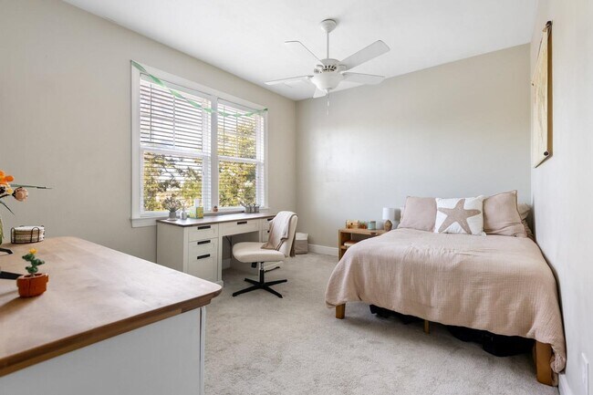 Building Photo - 256 Soho Ct