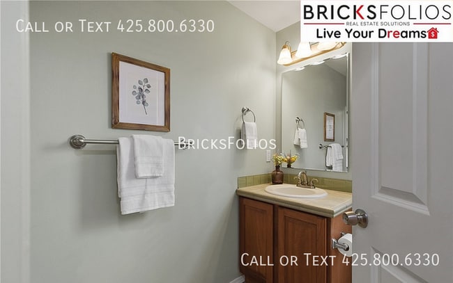 Building Photo - Welcoming Home in Bothell, Ideal for Relax...