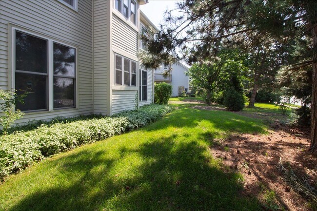 Building Photo - 1216 Tennyson Ln