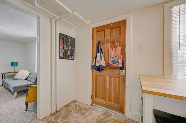 Building Photo - 1756 N Arlington Plz