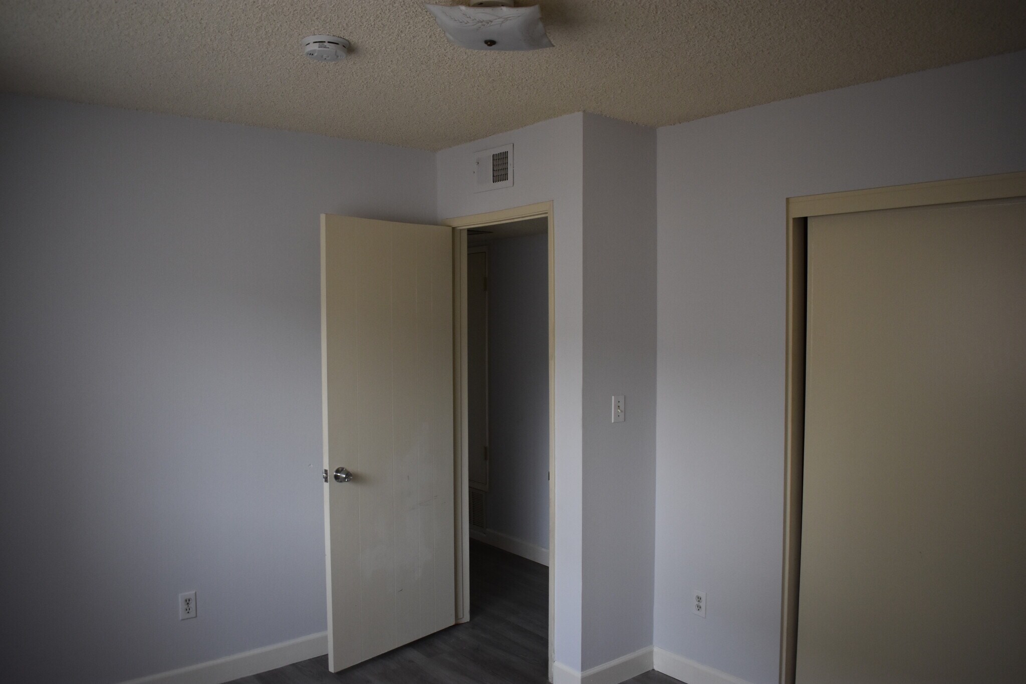 Building Photo - 17011 Pinehurst Ln