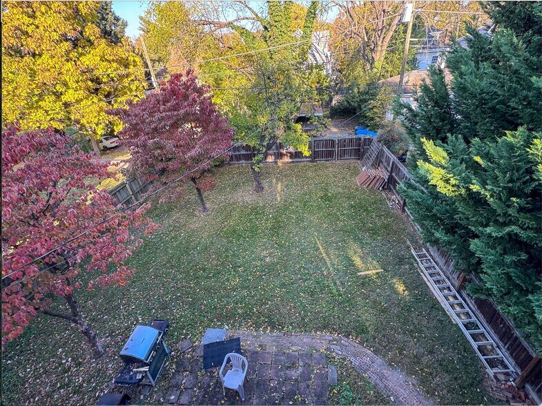 Building Photo - 1411 Clarke Ave SW