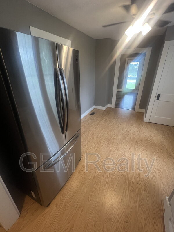 Building Photo - 349 White Oak Rd