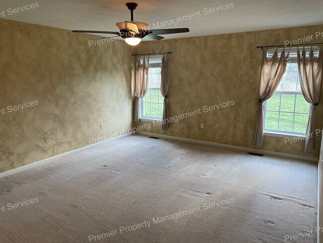 Building Photo - 709 Williamsburg Ct