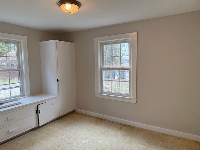 Building Photo - 396 Wellesley Ave