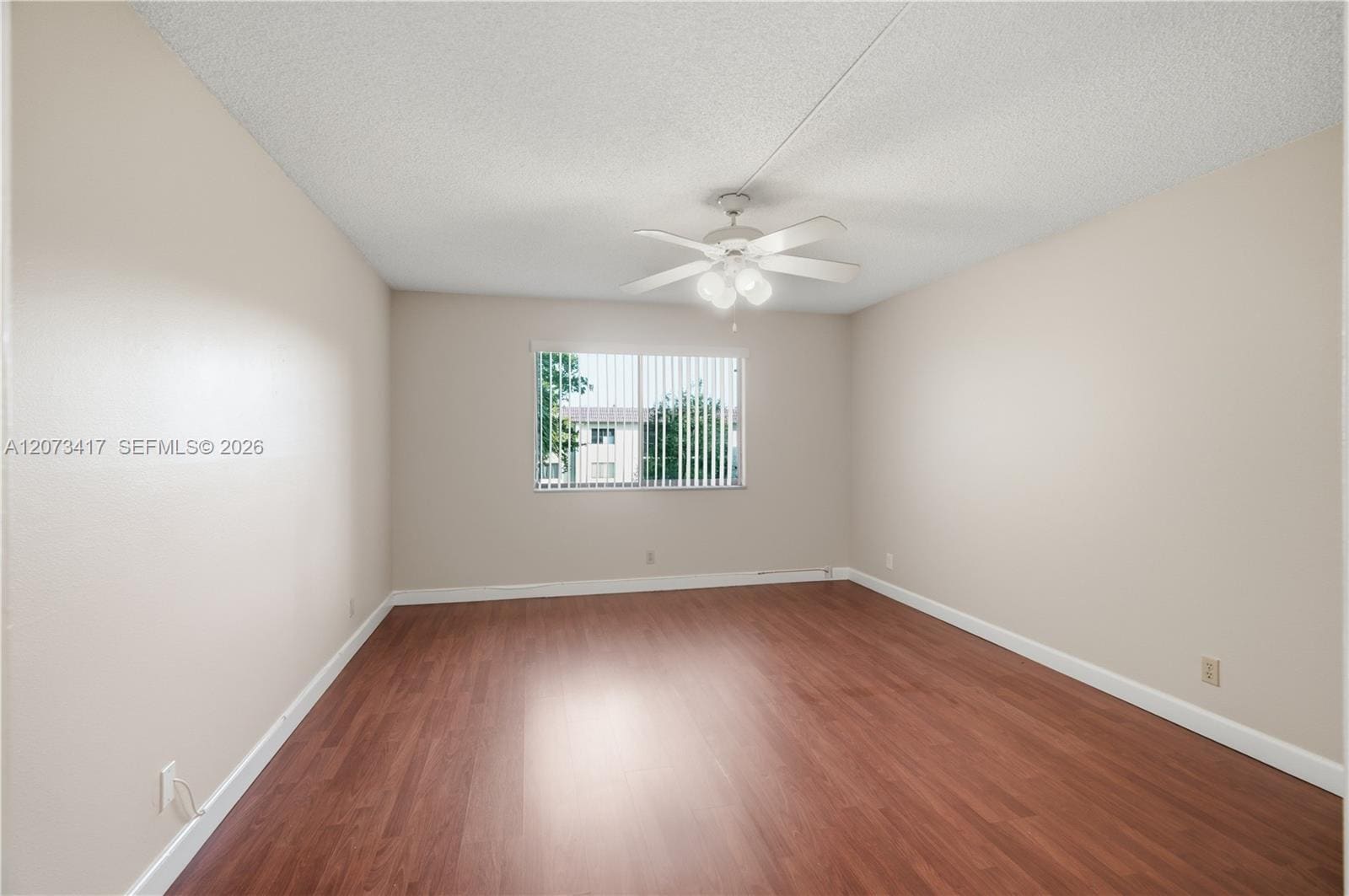 Building Photo - 16252 Laurel Dr