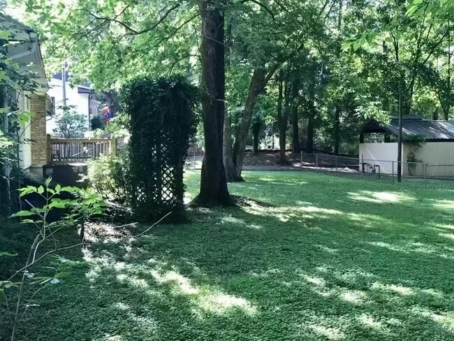 Building Photo - 418 Longest Rd