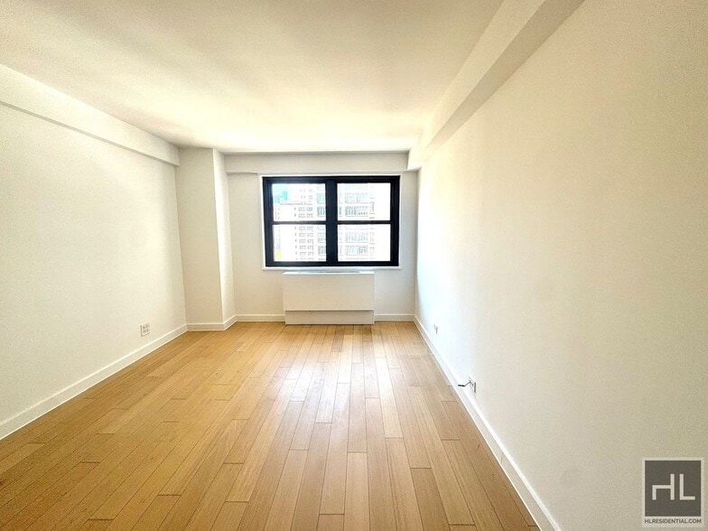 Building Photo - East 39th Street