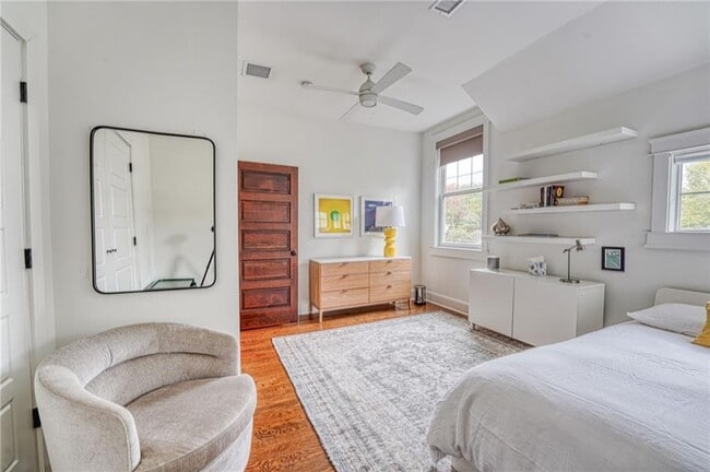 Building Photo - 997 Blue Ridge Ave NE