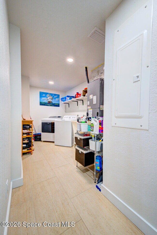 Building Photo - 30 Westview Ln