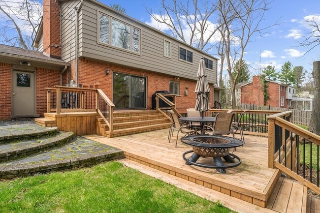 Building Photo - 2854 Parkridge Dr