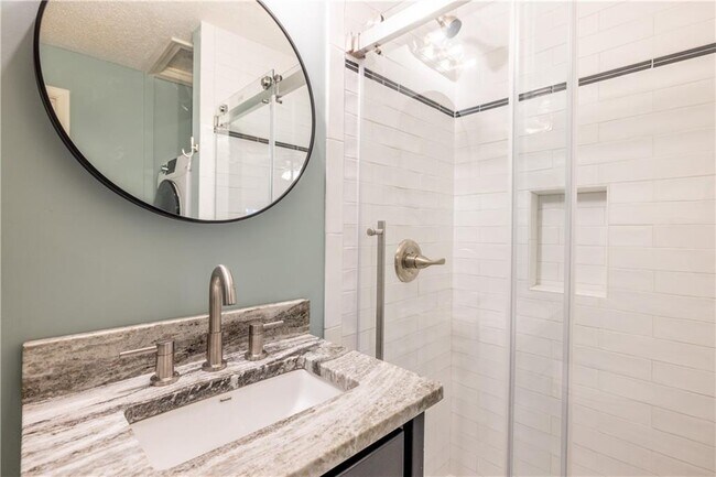 Building Photo - 897 Argonne Ave NE