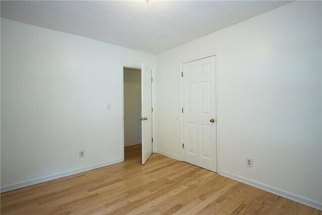 Building Photo - 1169 Hillcrest Ct NW