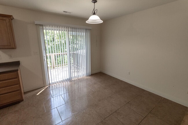Building Photo - 4610 Dehaven Dr