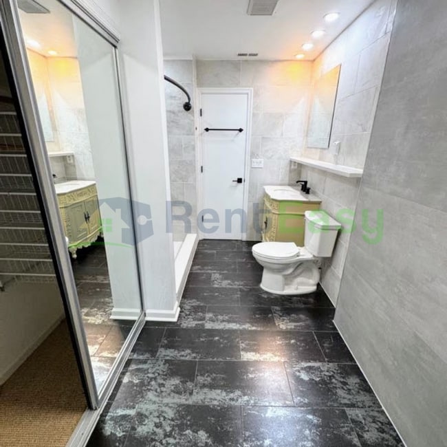 Building Photo - 1016 Winged Foot Ct