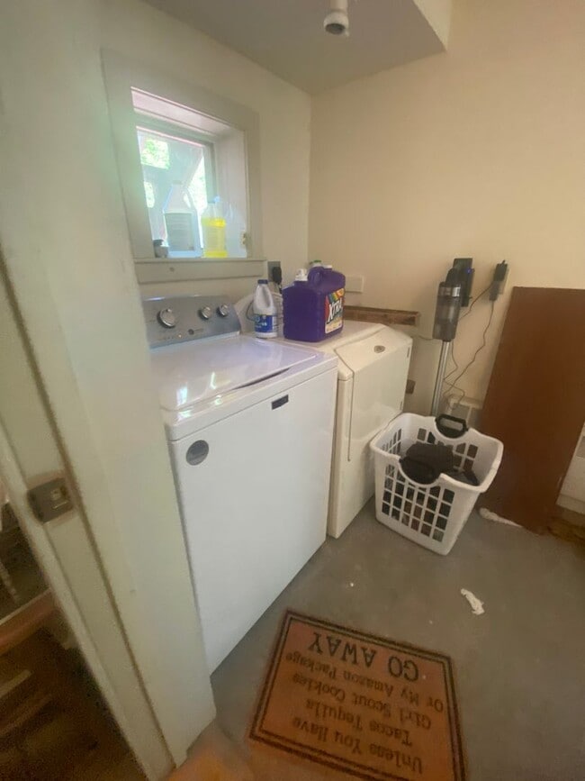 Building Photo - 2 Quechee Rd