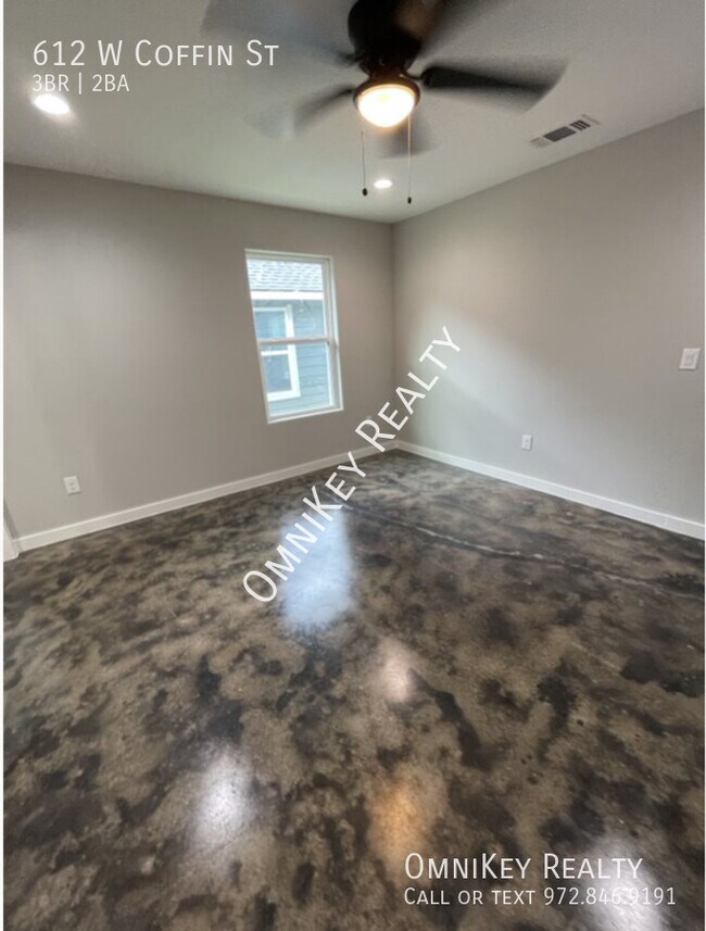 Building Photo - 612-622 W Coffin St