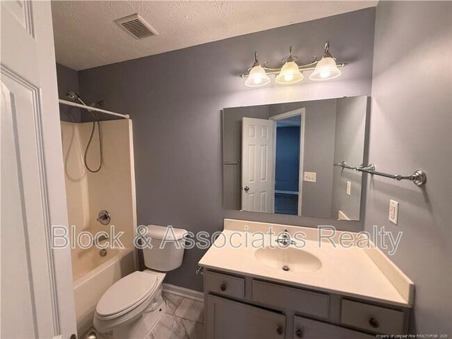 Building Photo - 68 Sunridge Dr