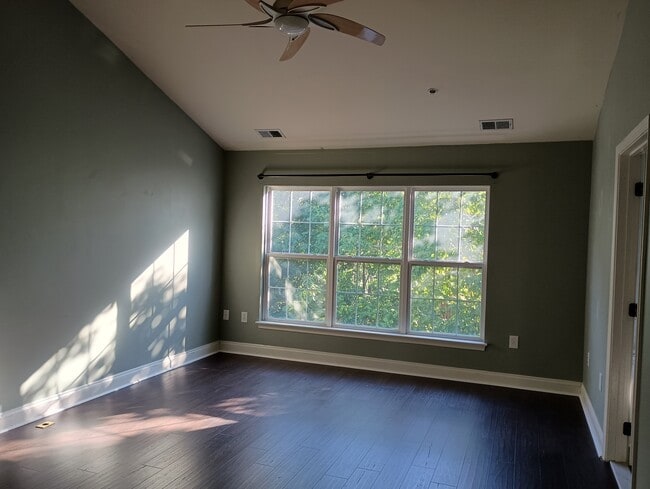 Building Photo - 2039 Capstone Cir