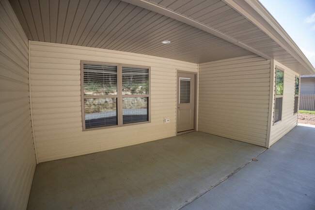 Building Photo - 824 El Dorado Dr
