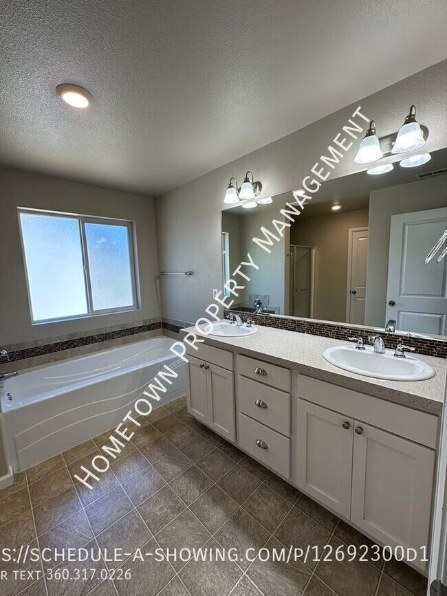 Building Photo - 3332 Juno Ct NE