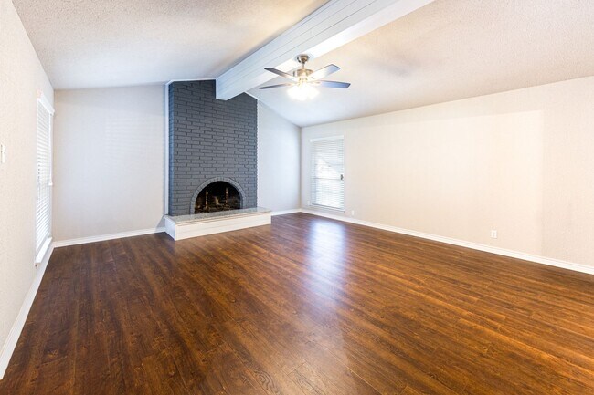 Building Photo - BEAUTIFULLY RENOVATED ONE STORY HOME IN A ...