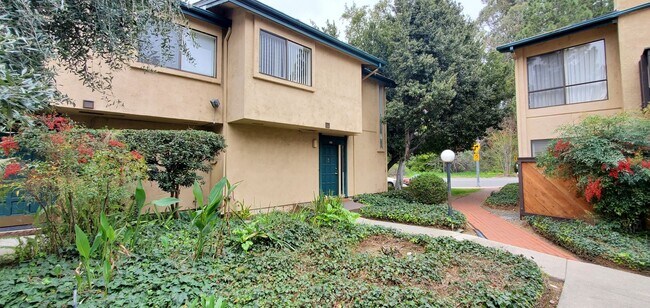 Building Photo - 570 Peach St