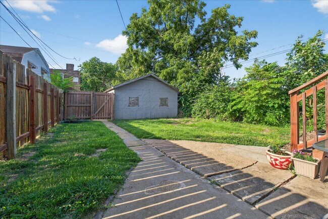 Building Photo - 3844 Gravois Ave