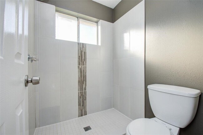 Building Photo - 10510 Rancho Bernardo Ln