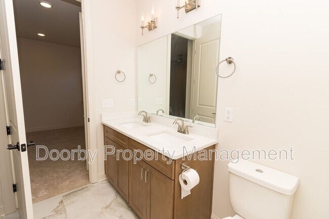 Building Photo - 6908 Roberta Ln