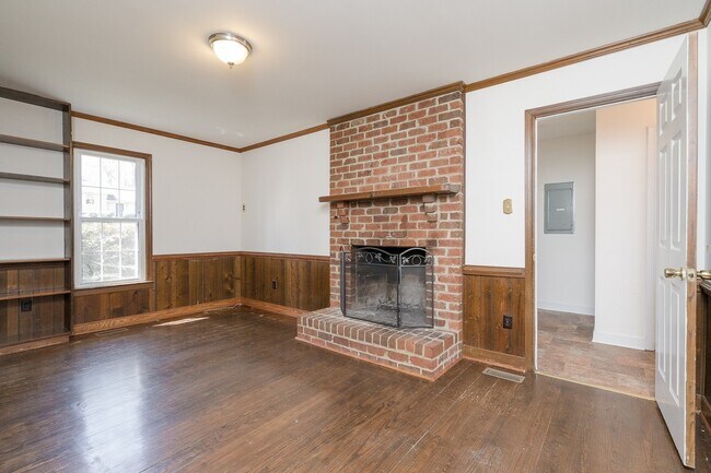 Building Photo - Bon Air Home For Rent