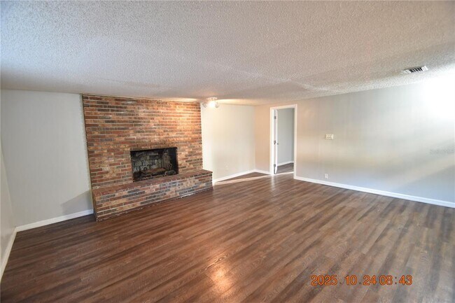 Building Photo - 10011 N 28th St