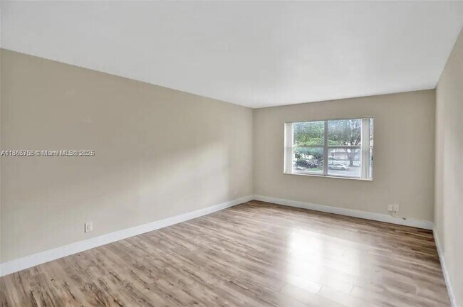 Building Photo - 6361 N Falls Cir Dr