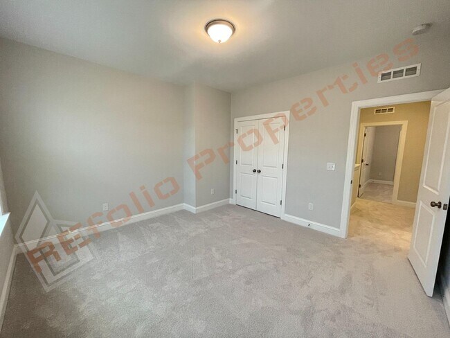 Building Photo - Beautiful 4 Bedroom 3 Bath with 1st FL Guest Suite and High-Speed Internet Home in Edge of Auburn...